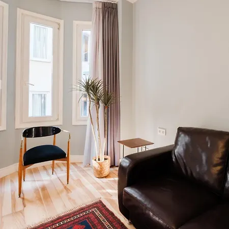 City-Center Urban Flat With Private Balcony Daire *