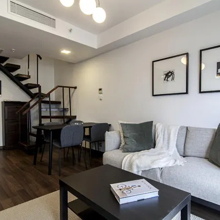 아파트 City-center Urban Flat With Private Balcony 이스탄불