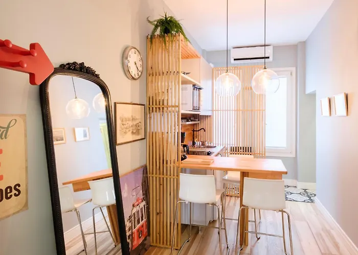 City-center Urban Flat With Private Balcony *