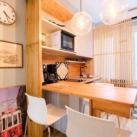 City-center Urban Flat With Private Balcony アパート イスタンブール
