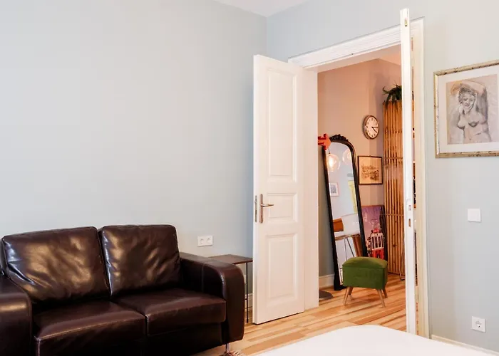 City-center Urban Flat With Private Balcony *