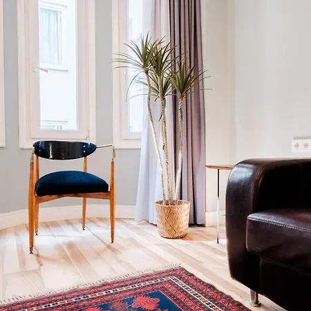 Apartment City-center Urban Flat With Private Balcony