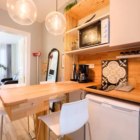 Apartment City-center Urban Flat With Private Balcony